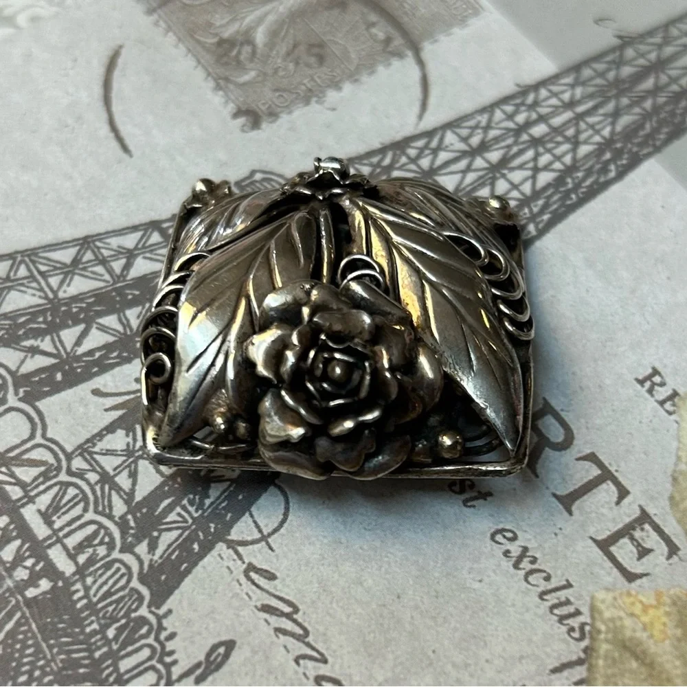 Vintage Sterling Silver wire-work Floral Brooch